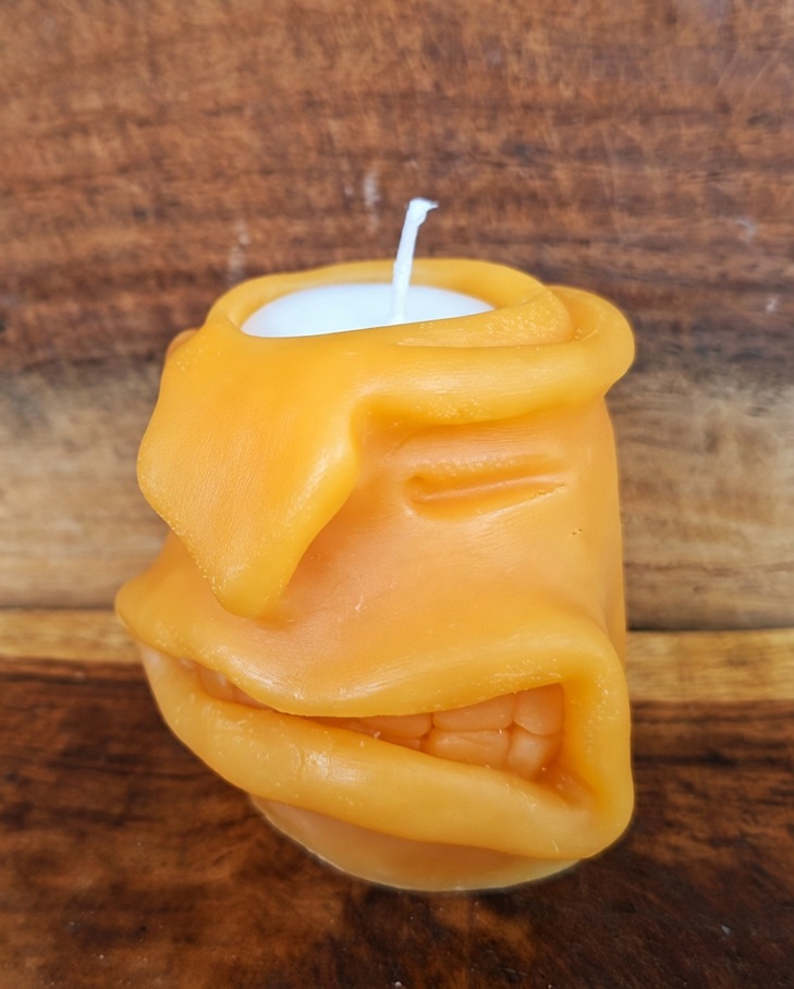 נר מורו — פנים מותכות ואסימטריות